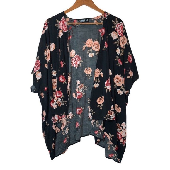 Audrey 3+1 Other - Audrey 3+1 Black Floral Kimono